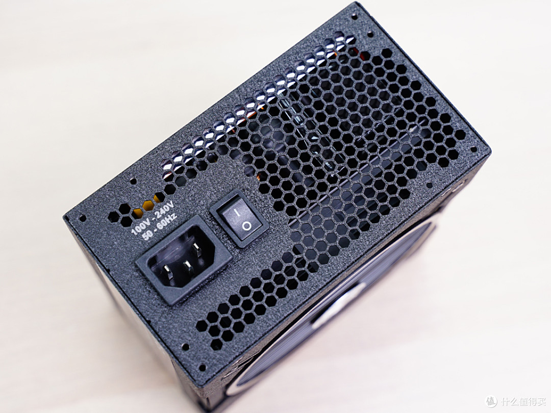 还是AMD平台香，先入手甜点级显卡，明年再升级RTX3000吧！