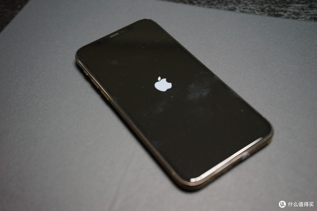 【跑者老樊的测评】以身试法,半价iPhone 11 Pro Max 64G美版电信卡有锁值得买?
