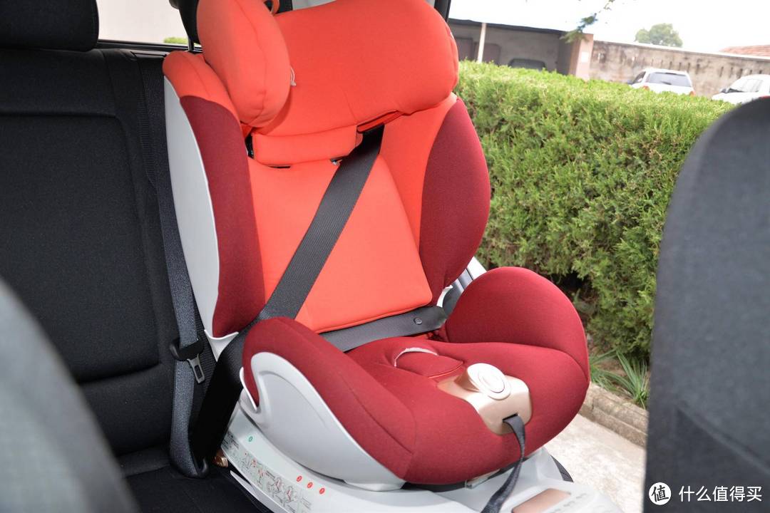 超级奶爸之篇五：车上安全无小事——QBORN 0-12岁旋转儿童安全座椅简测