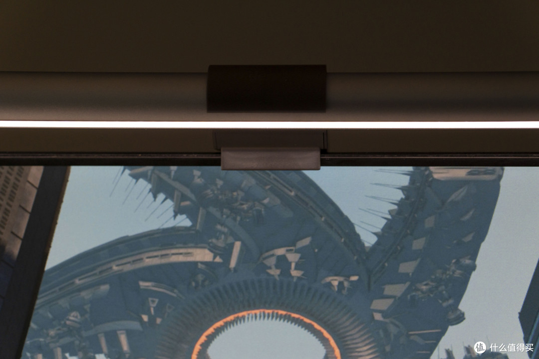 小桌面的救星!双十二入手的明基ScreenBar Plus屏幕挂灯使用体验