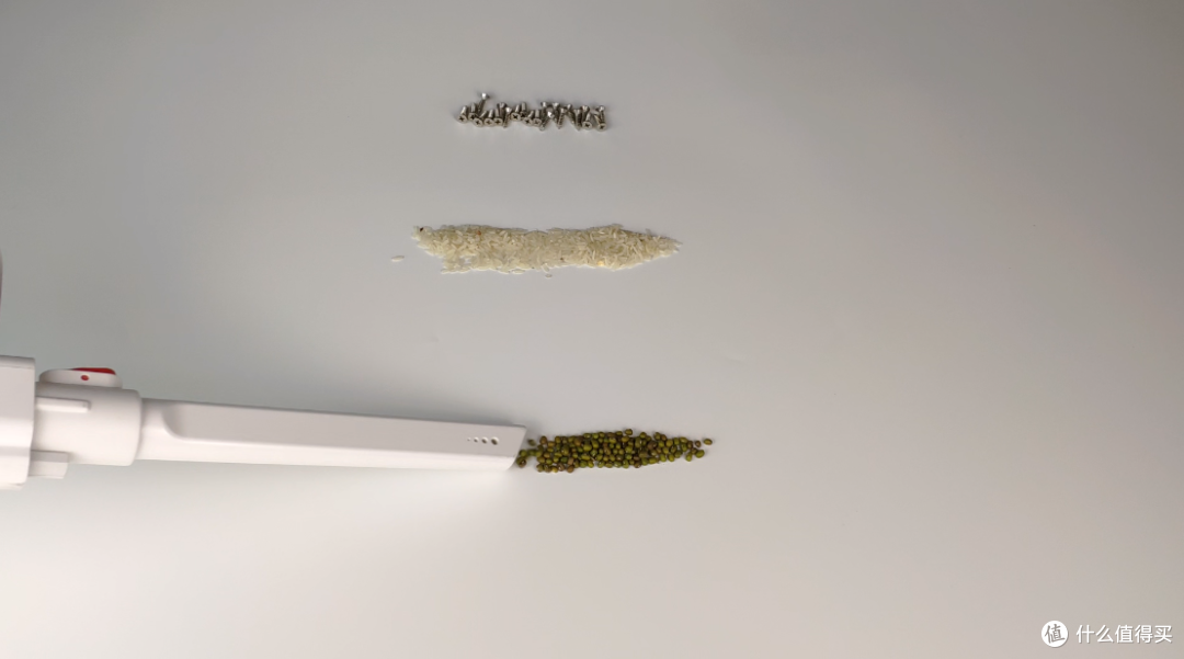 手持吸尘器和无线吸尘器选哪个?鲨客对比玮思特实测