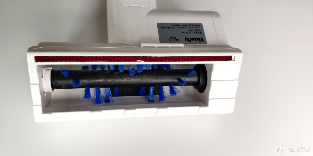 手持吸尘器和无线吸尘器选哪个?鲨客对比玮思特实测