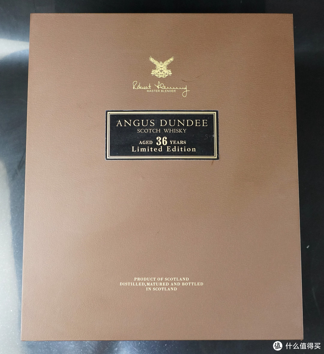 又添新的“镇桌之宝”，全球限量1200瓶的 Angus Dundee 36年 水晶樽 威士忌礼盒