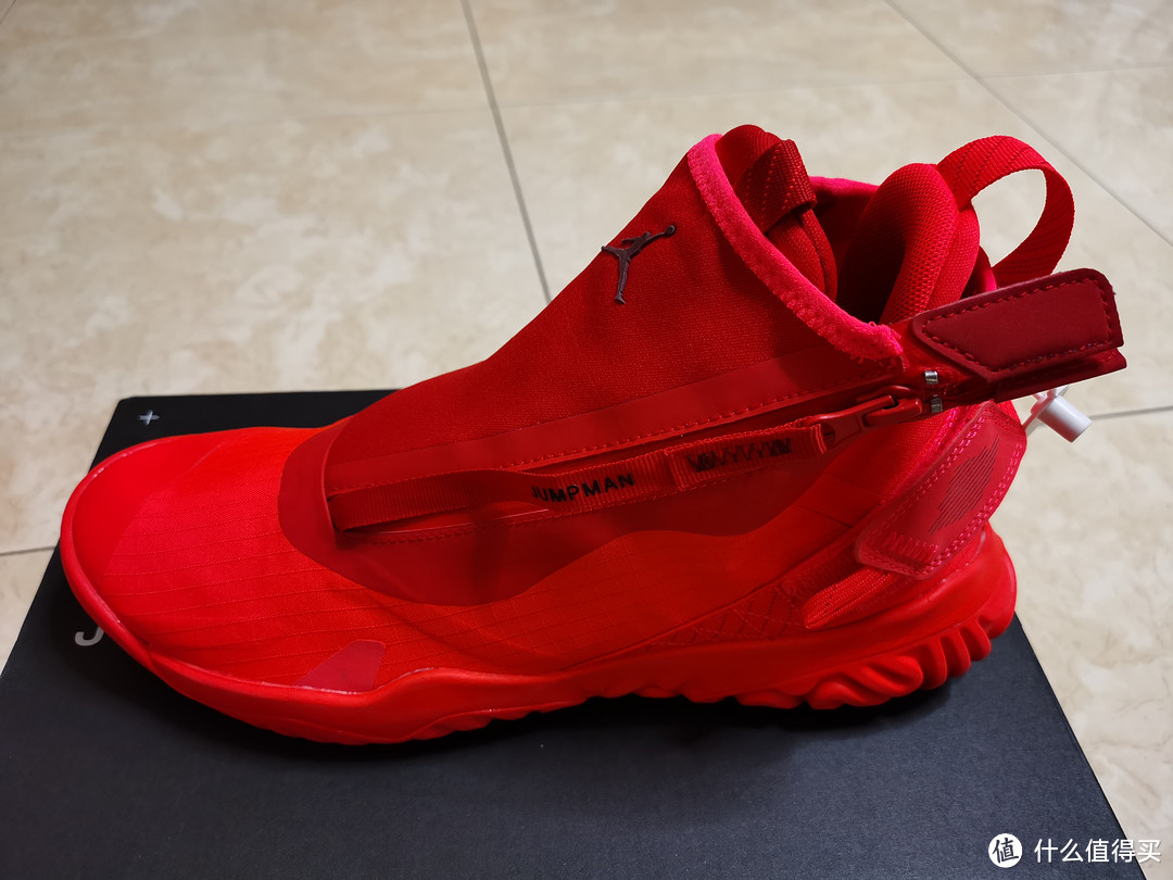 送给LG的新年礼物——JORDAN PROTO-REACT Z 