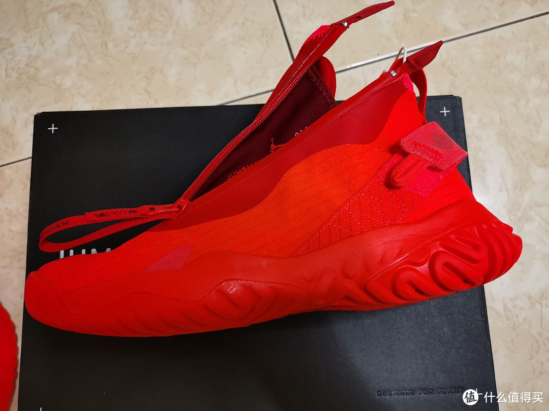 送给LG的新年礼物——JORDAN PROTO-REACT Z 