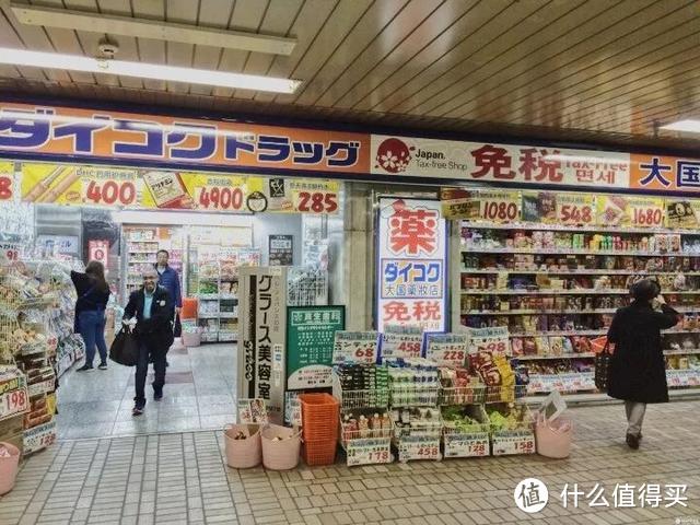 游客都去逛百货商店了，日本人自己去了这里