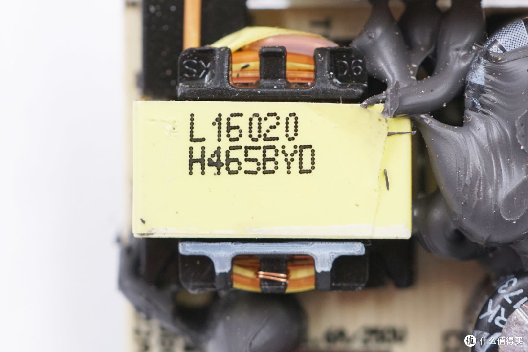 拆解报告:比亚迪版华为10W充电器HW-050200C01