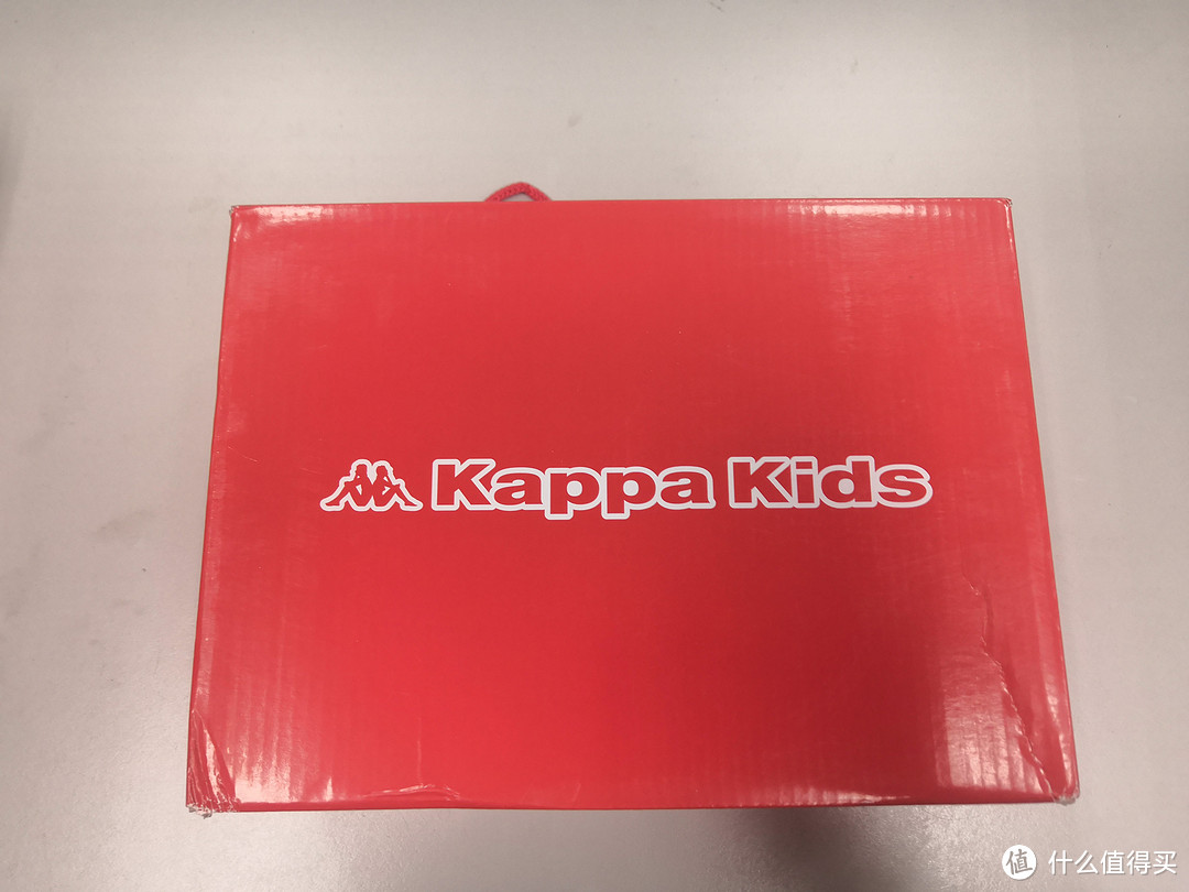红色鞋盒，kappa kids