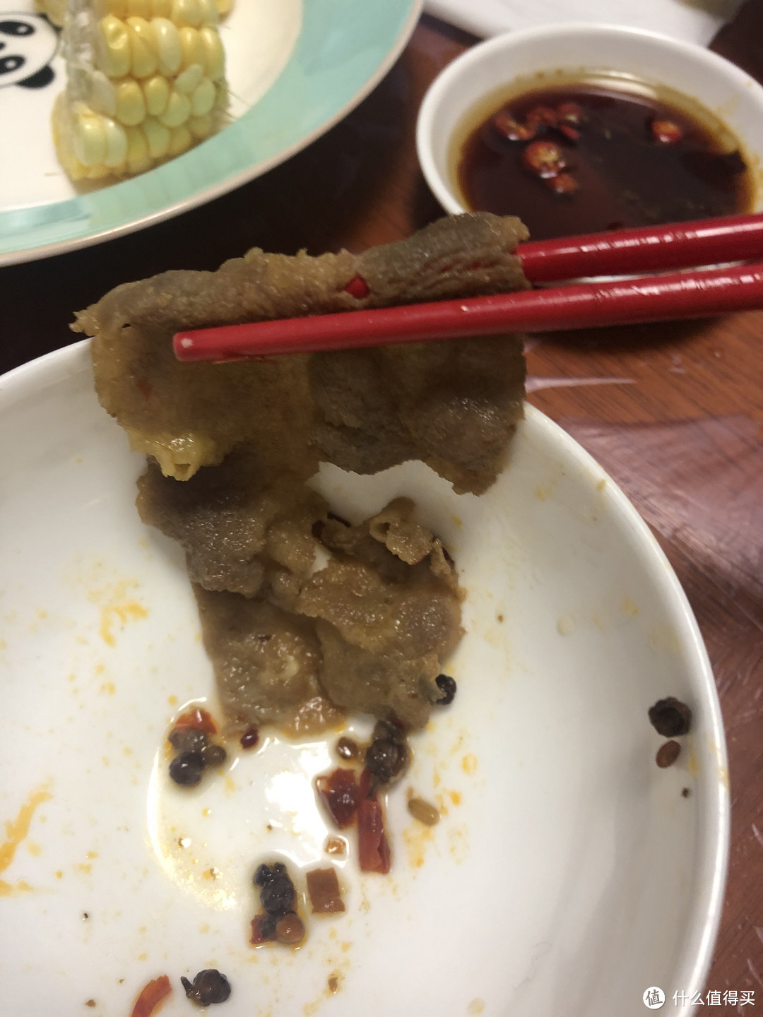 虽然有肉的纹路，但吃起来嫩得不像肉