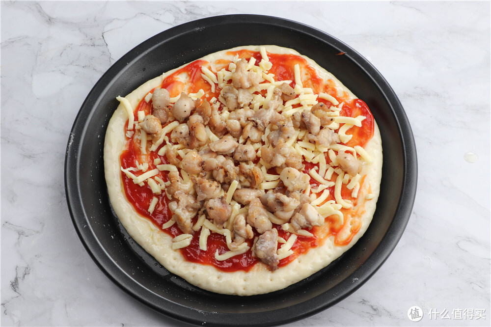 面点师教你在家用蒸烤箱做披萨，酥脆可口，10块钱搞定，好吃实惠