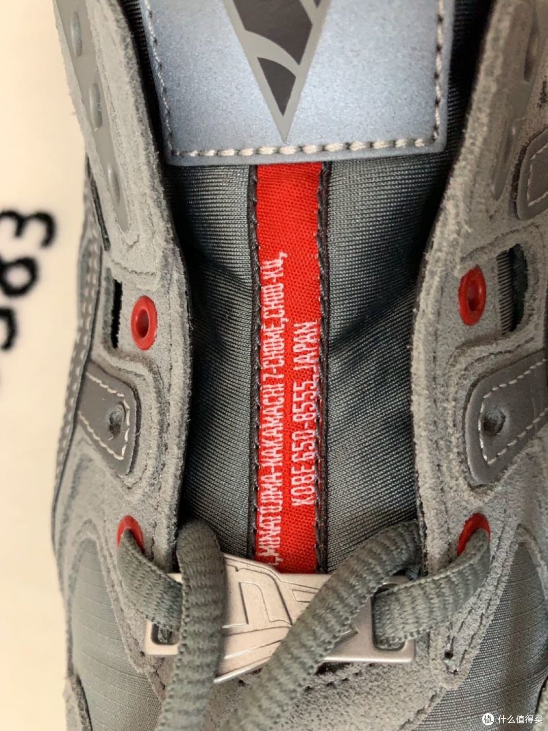 一双限量的联名asics x New Era DS Trainer