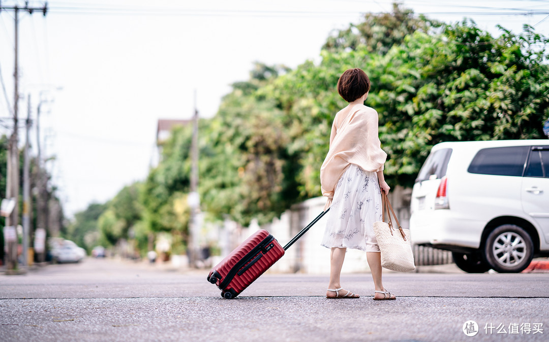 有颜有内在的旅行贴心伴侣：舒提啦抗摔旗舰款-川行 20寸旅行箱评测报告