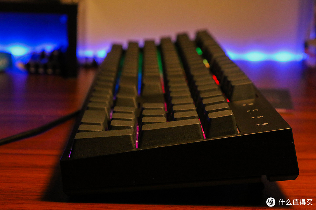 侧刻光污染键盘真的好用吗？酷冷CK-372茶轴机械键盘体验分享