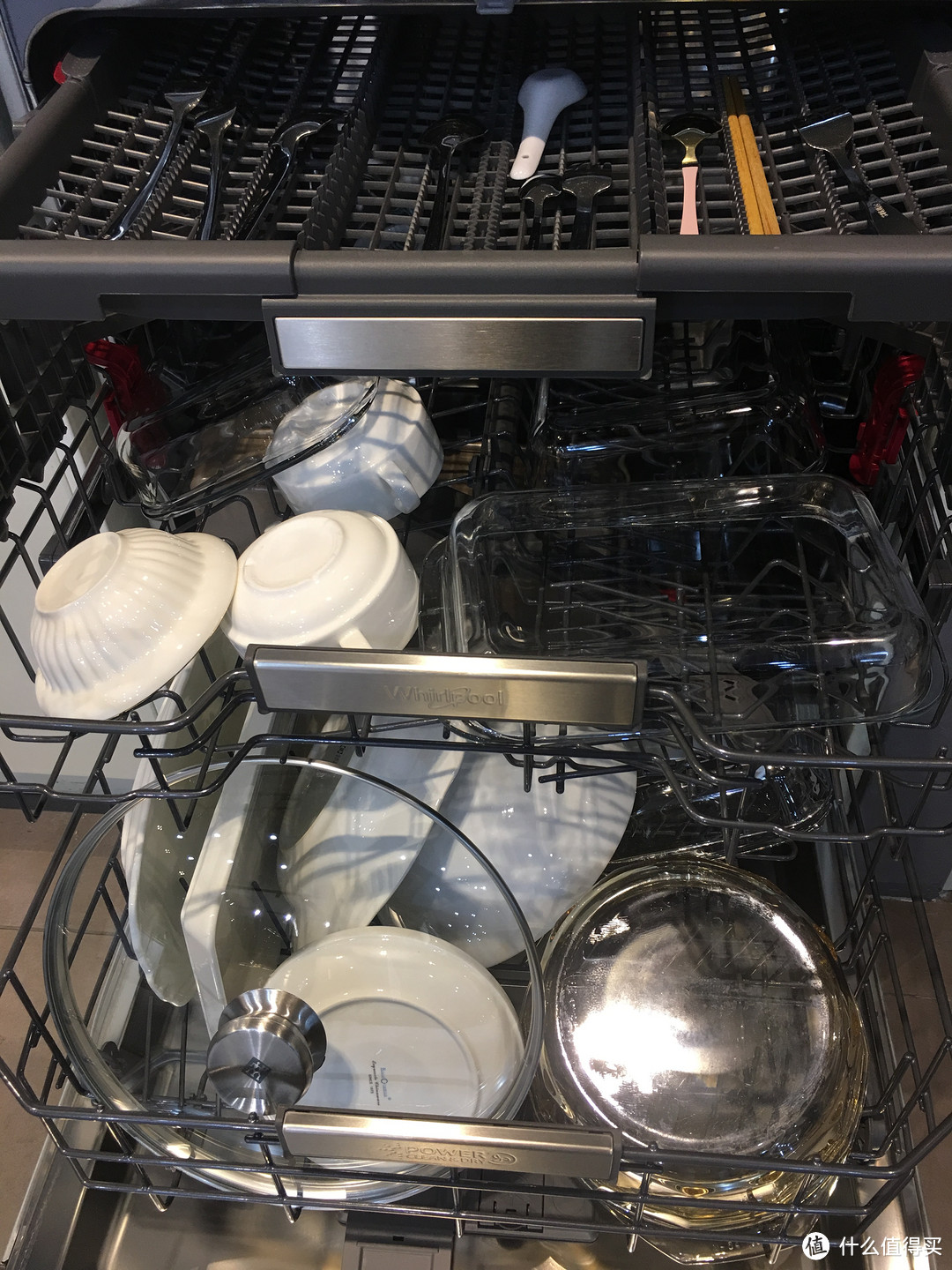 要想新年过得好，洗碗机刚需少不了，惠而浦全嵌入式洗碗机WIO 3O33DELCN洗涤测评