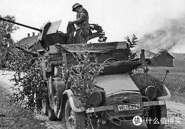 kfz.81型防空车，装备了一挺Flak 30型20mm单管防空炮