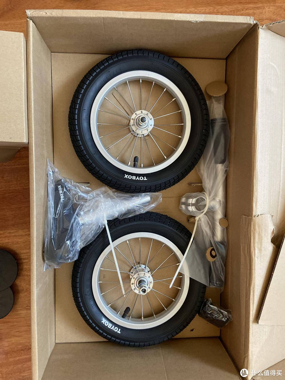 驰骋赛场,快乐骑行。TOYBOX平衡车开箱组装简晒