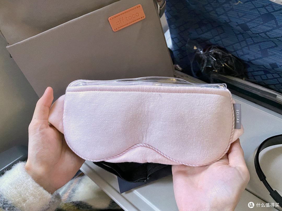 轻便又实用的上机随身物!来看看女生的旅行包里有哪些小玩意