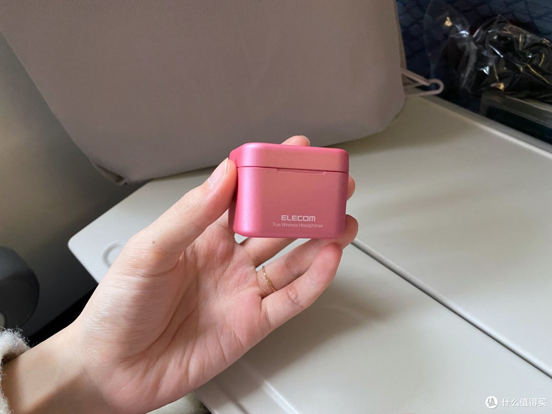 轻便又实用的上机随身物!来看看女生的旅行包里有哪些小玩意