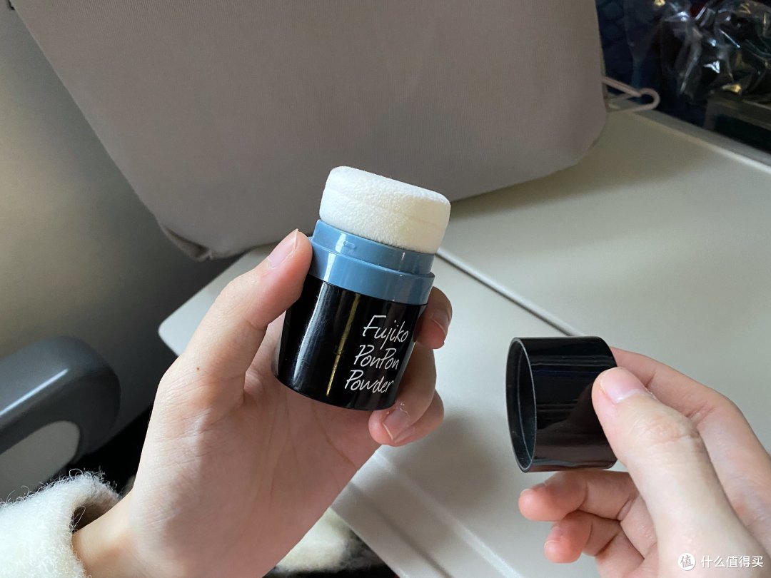 轻便又实用的上机随身物!来看看女生的旅行包里有哪些小玩意