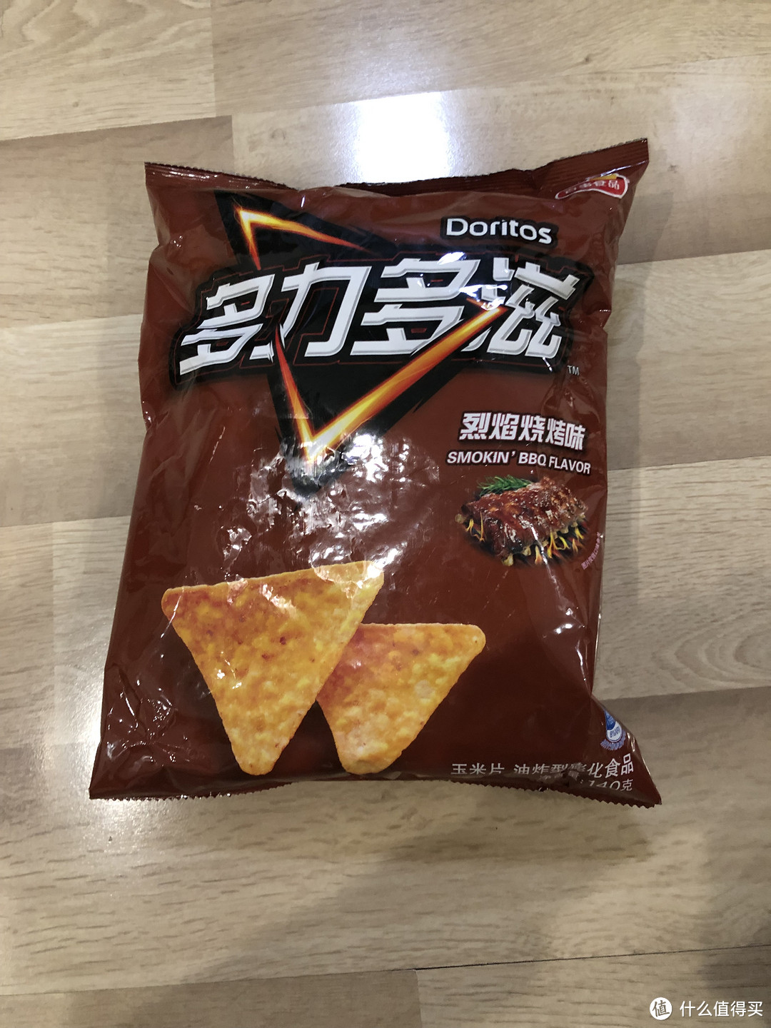 新春年货备零食—多力多滋玉米片（140克，爆香热辣味和烈焰烧烤味）