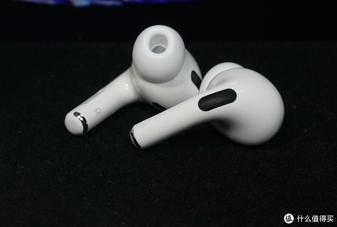 2019年张大妈送的第六套耳机：Apple AirPods Pro主动降噪耳机