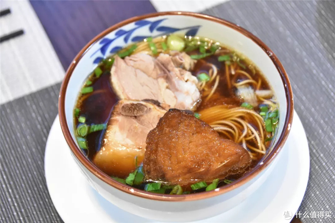 春节不加价!Tiffany蓝智能客房又美又酷炫!住苏州CBD传奇酒店,下午茶、自助晚餐全包太划算!
