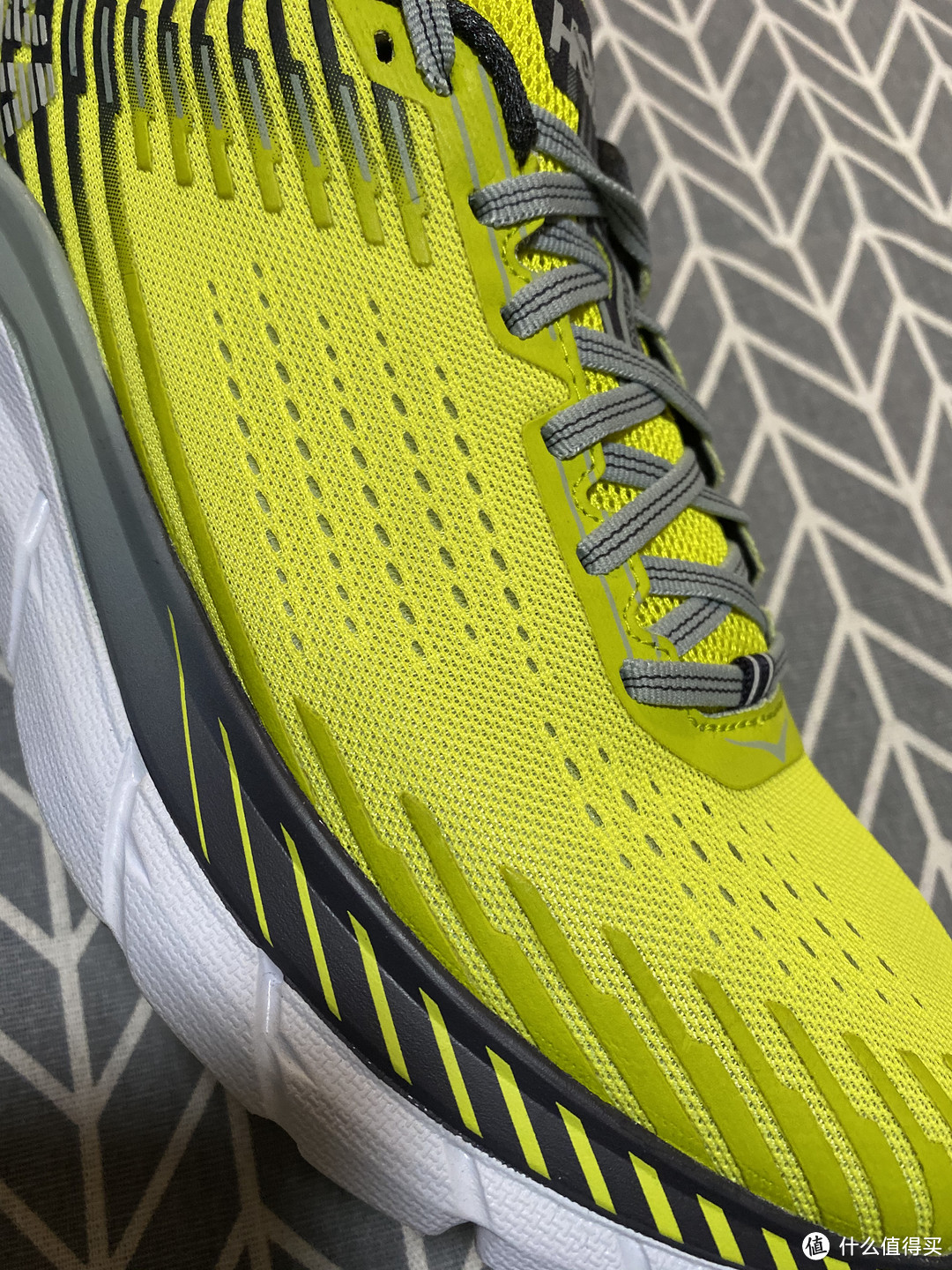 Hoka One One Clifton 5厚底跑鞋