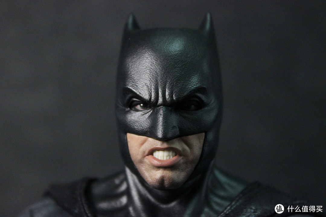 『重归经典』——《正义联盟》系列轻甲版蝙蝠侠开箱测评