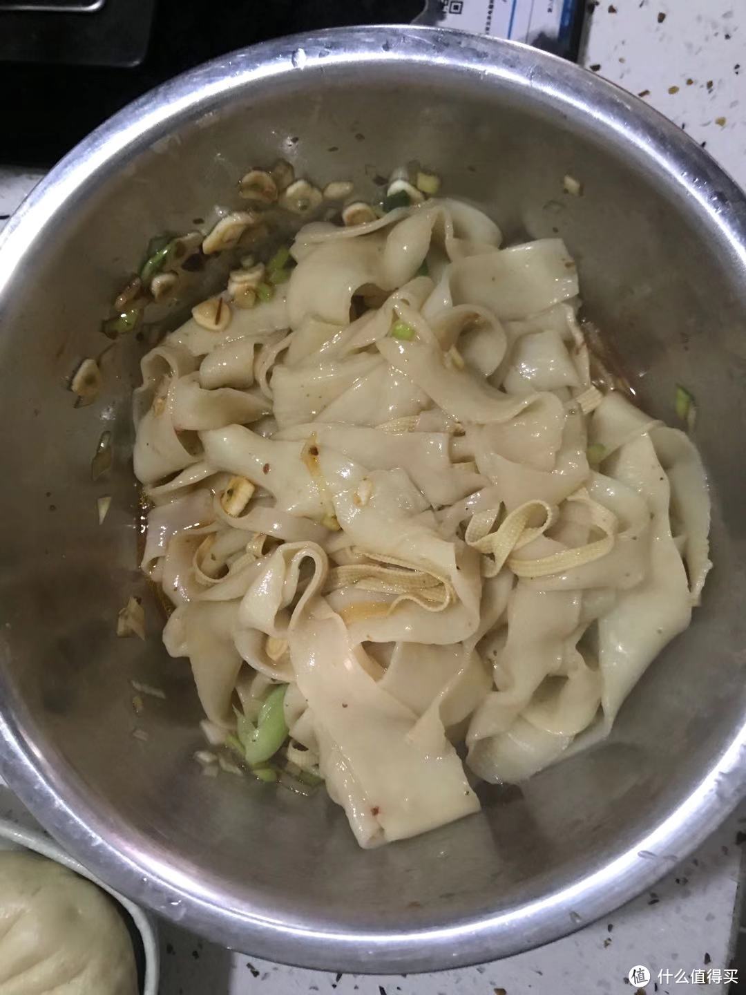 快手主食之烩面:只需要10分钟和5块钱