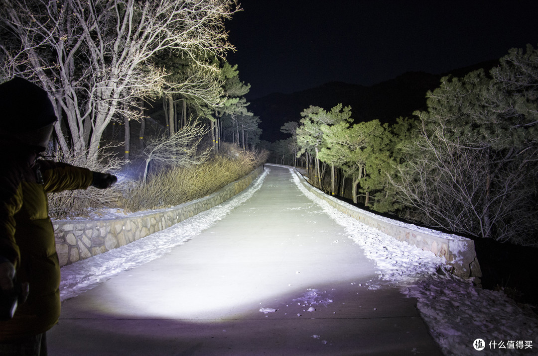 光通量一万五,黑夜踪影全无:骇客HK04手电