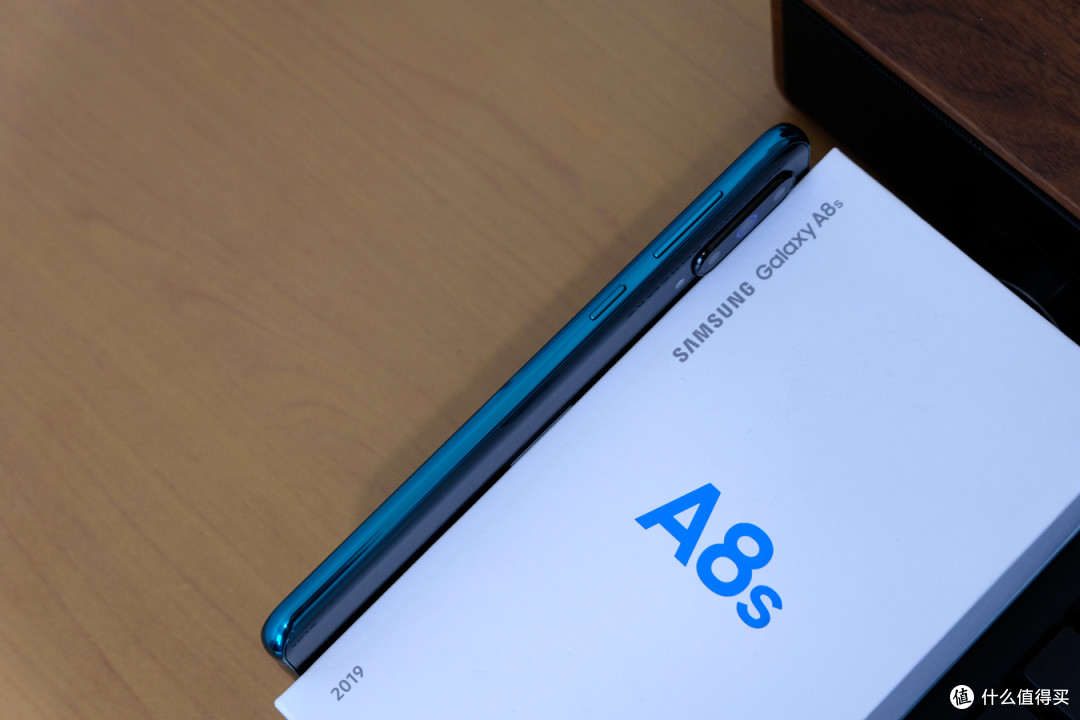 三星 Galaxy A8s手机到手体验记