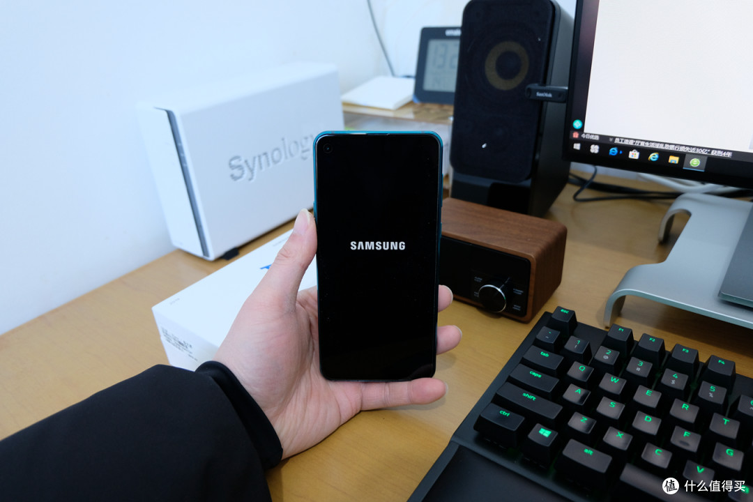 三星 Galaxy A8s手机到手体验记