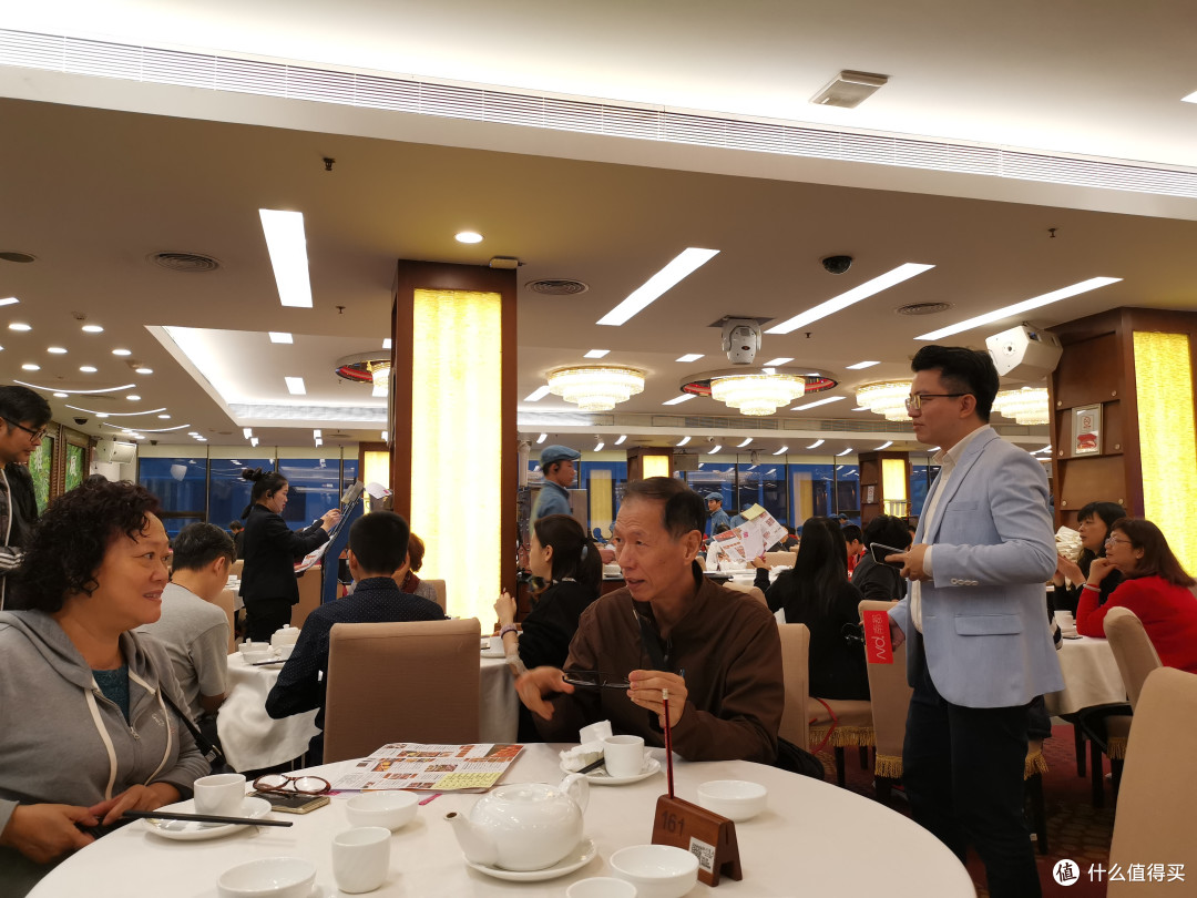 对面那个就是南方都市报过来采访的