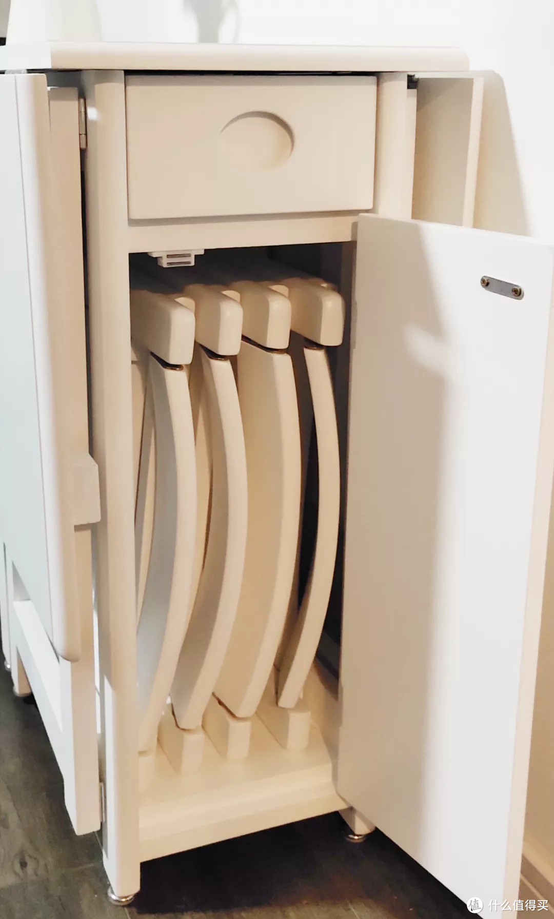 61㎡小户型,全屋深色秒杀寡淡北欧风