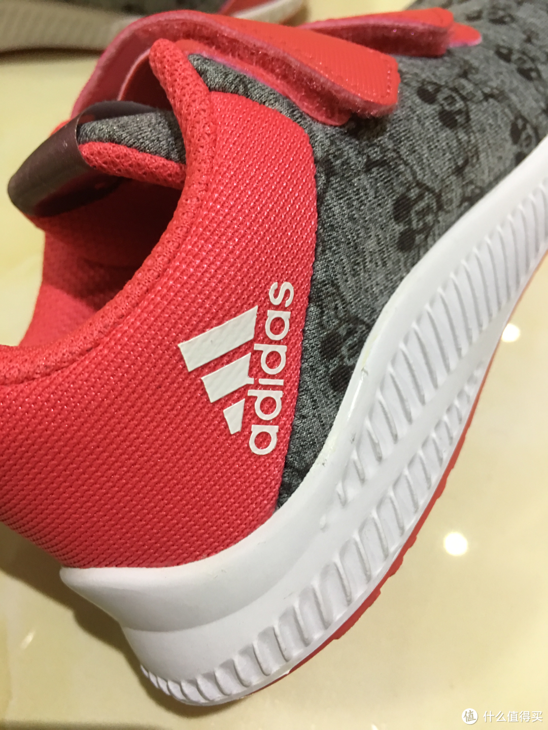 一年前撸的真五折 adidas 女童鞋BA9911