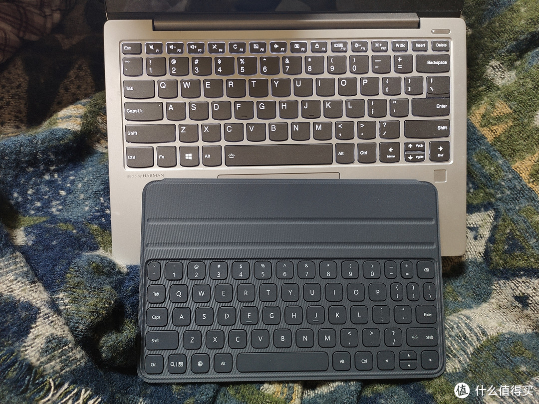 上面为小新Air13的键盘布局，下面为华为这块键盘的，主键盘区键位类似