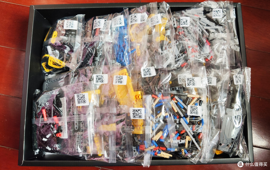 爱其ONEBOT流浪地球系列CN373斗式运载车