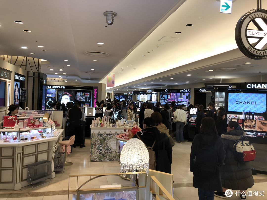 日本大阪百货店-女人的天堂vs男人的地狱