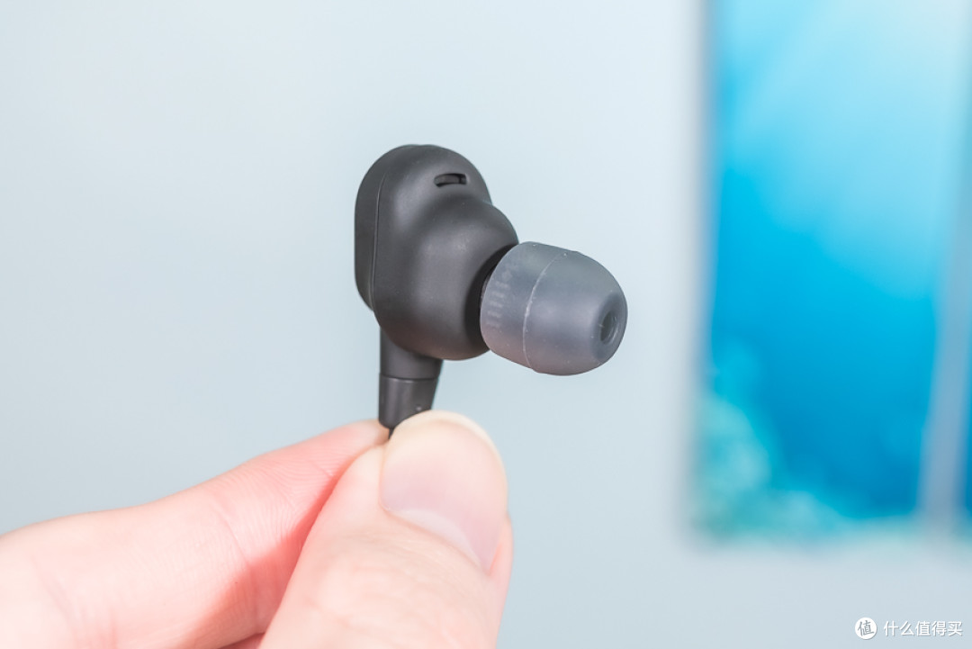 人气新品对决经典老款 索尼WI-1000XM2、Bose QC30该选谁?
