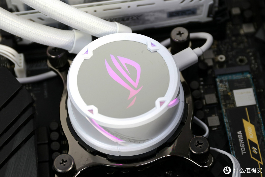 再战发烧级纯白水冷，华硕ROG STRIX LC 360 RGB WE小白龙上手体验