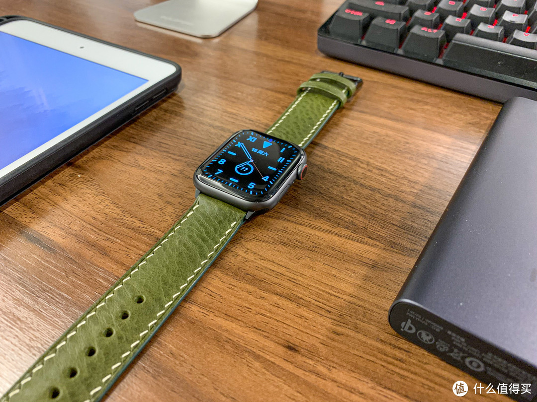 298的定制Apple Watch真皮表带值不值得买？附开箱&3款对比