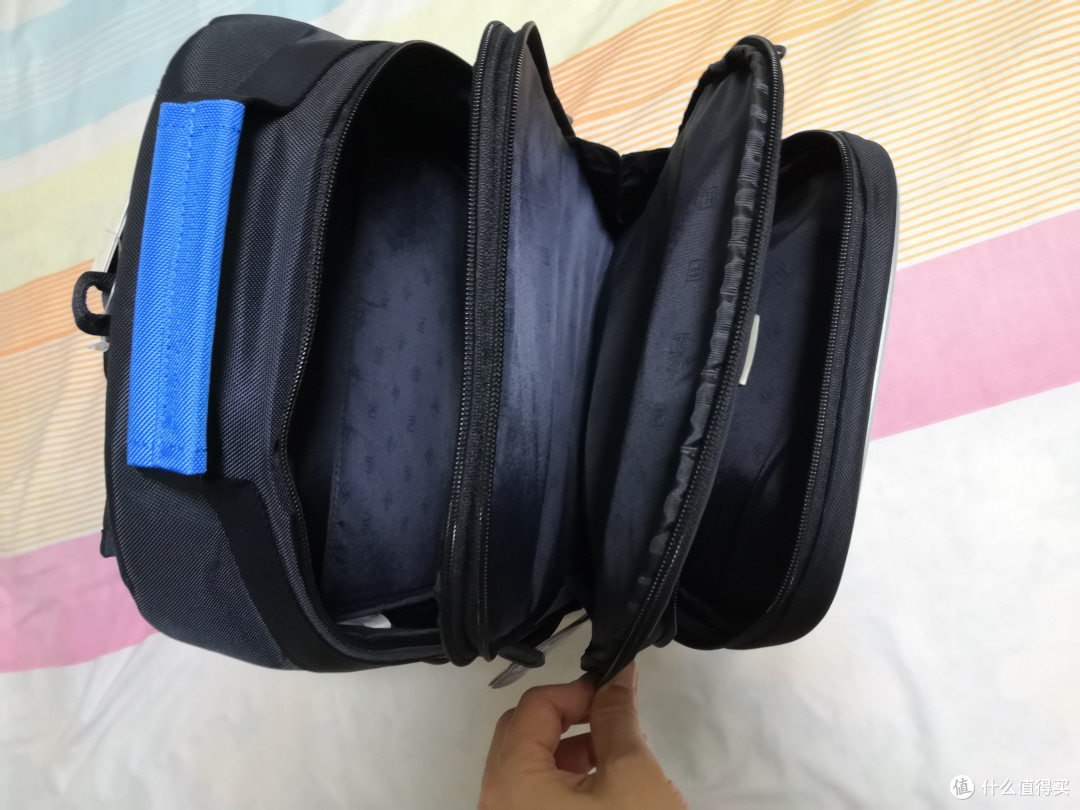 来个俯视照。内里都有FILA暗纹。 来个俯视照。内里都有FILA暗纹。