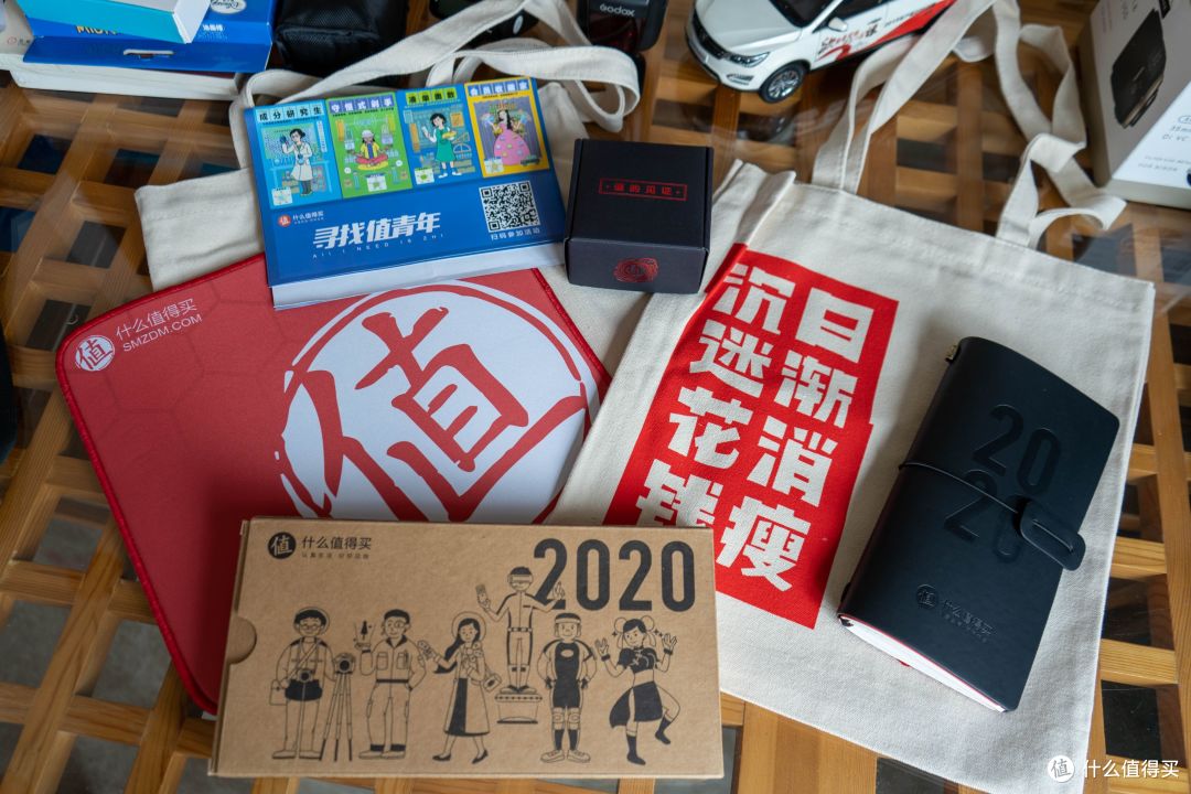 大妈日历、帆布袋、鼠标垫、达人勋章了解一下？