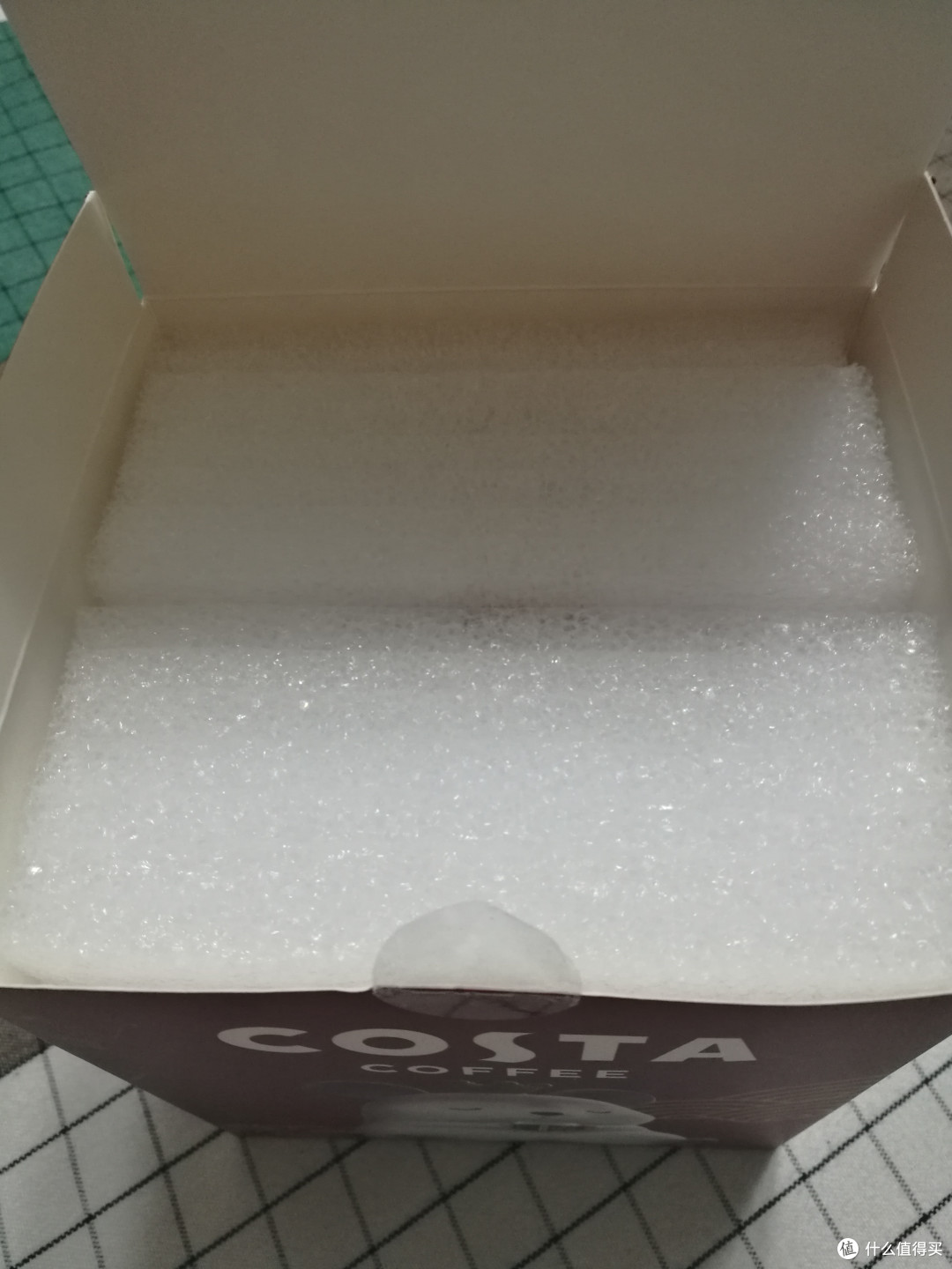 Costa Coffee(咖世家)花666积分兑换的新春萌鼠储蓄罐,萌到心里。
