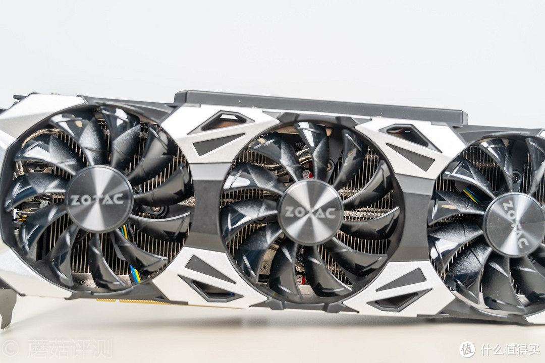 用料夸张，性能强大、索泰(ZOTAC)RTX2080super至尊PLUS OC显卡 评测