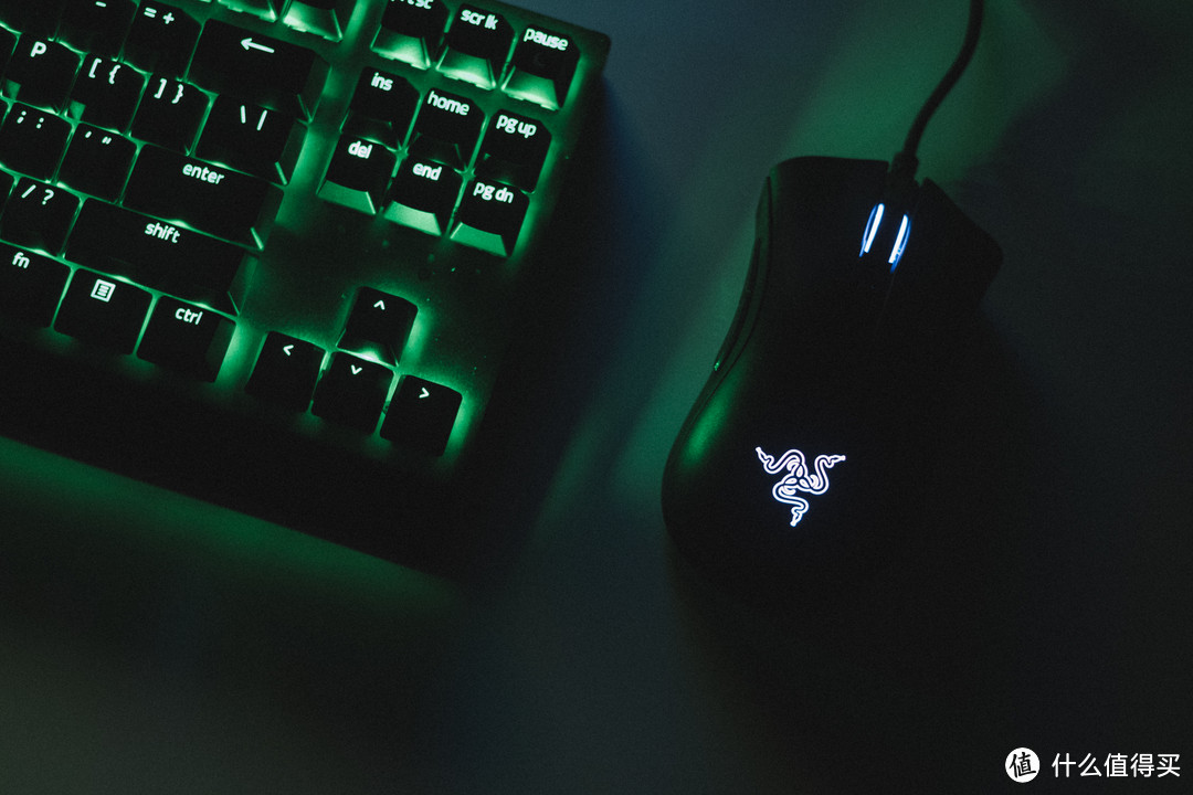 新年新装备，助我游戏打排位：雷蛇Razer 炼狱蝰蛇V2 游戏鼠标