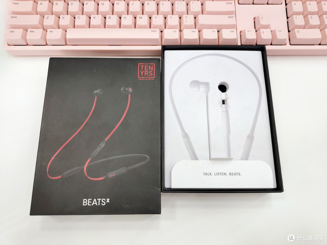 谁说潮牌不香?十周年版BeatsX桀骜黑红蓝牙耳机开箱评测