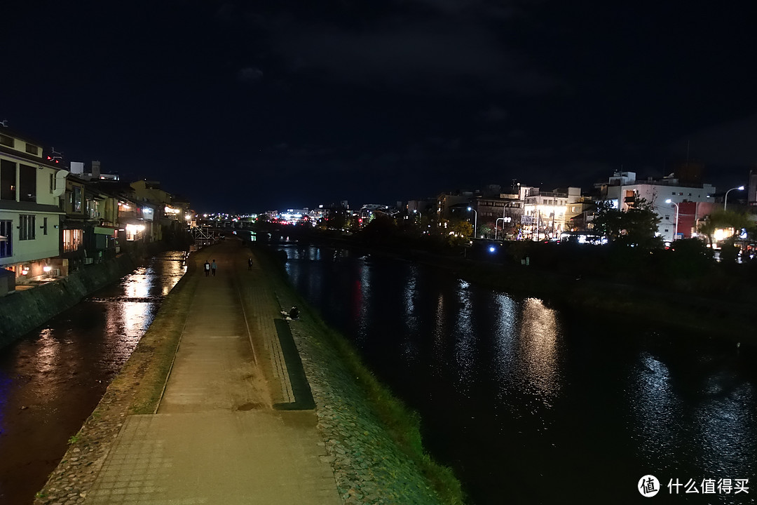 夜晚的鸭川