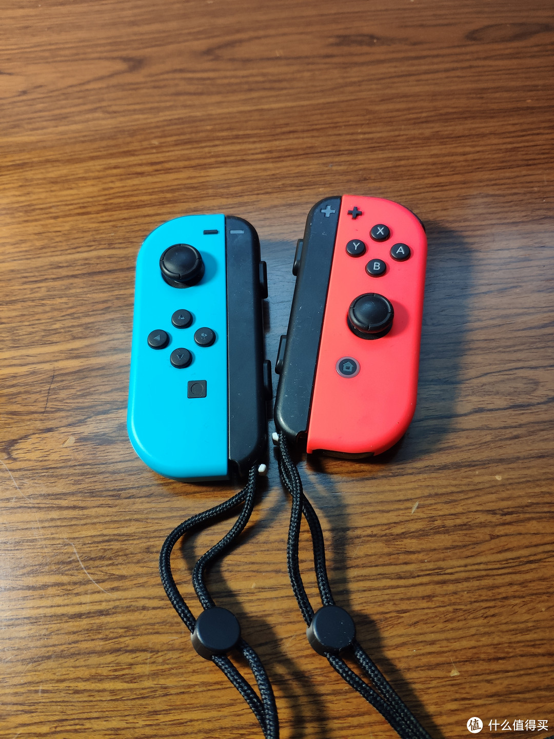 装上腕带的joycon