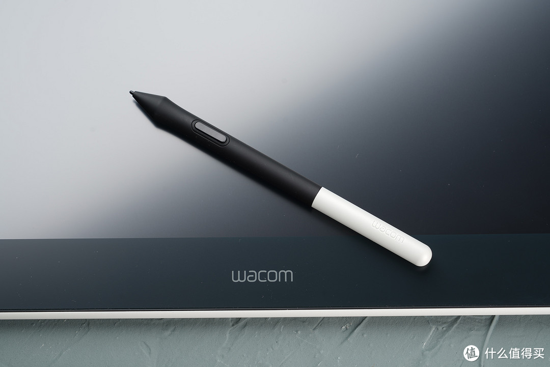 摄影、设计、绘画爱好者的第一块数位屏----Wacom One万与创意数位屏